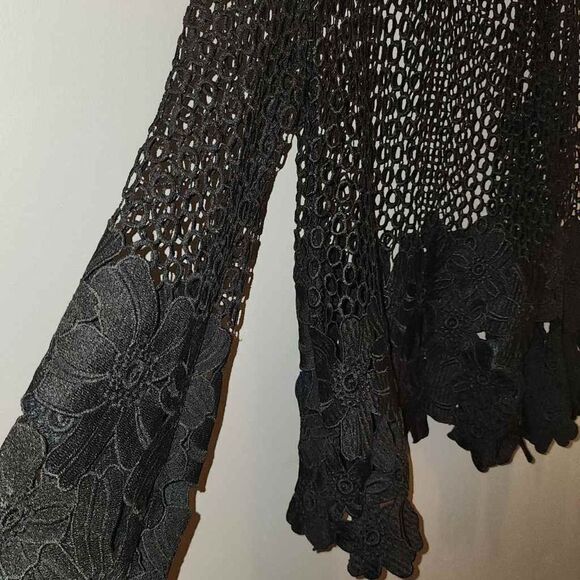 Modelia Top  - Picture 5 of 6